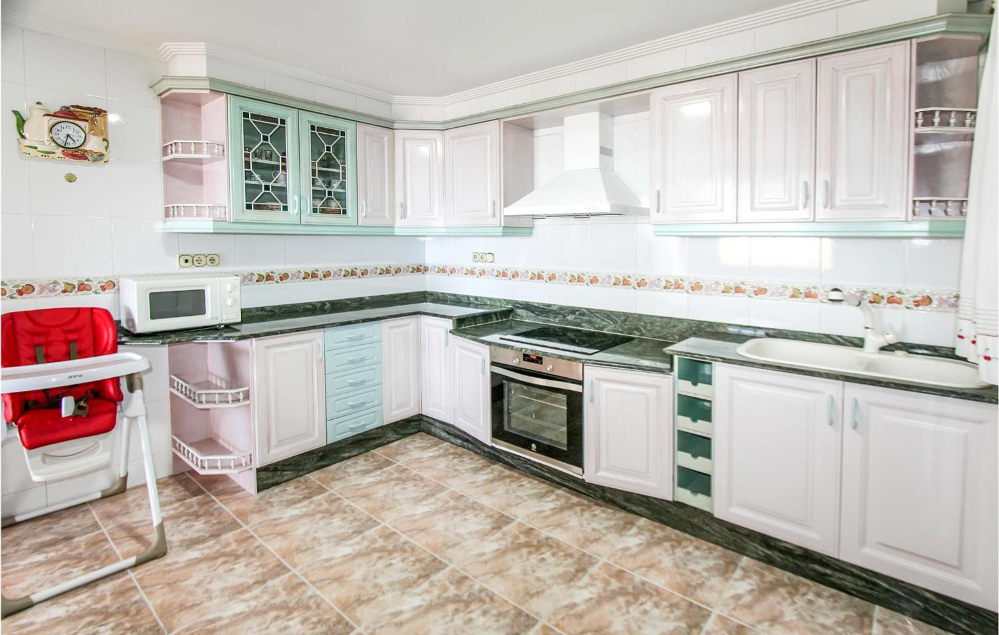 4 Bedroom Gorgeous In