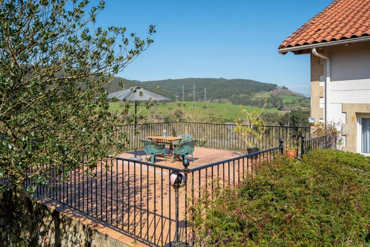 Casa Con Jardin En Gama *