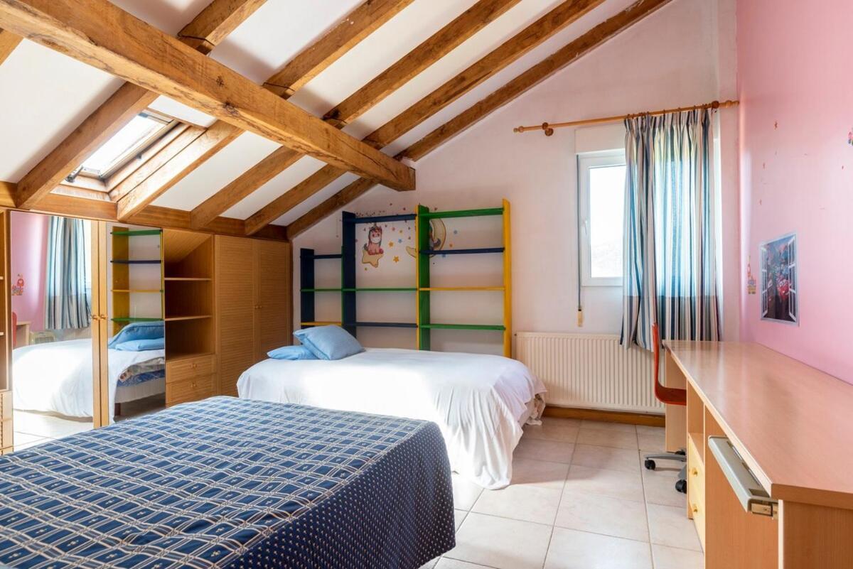 Casa Con Jardin En Gama * Bárcena de Cicero