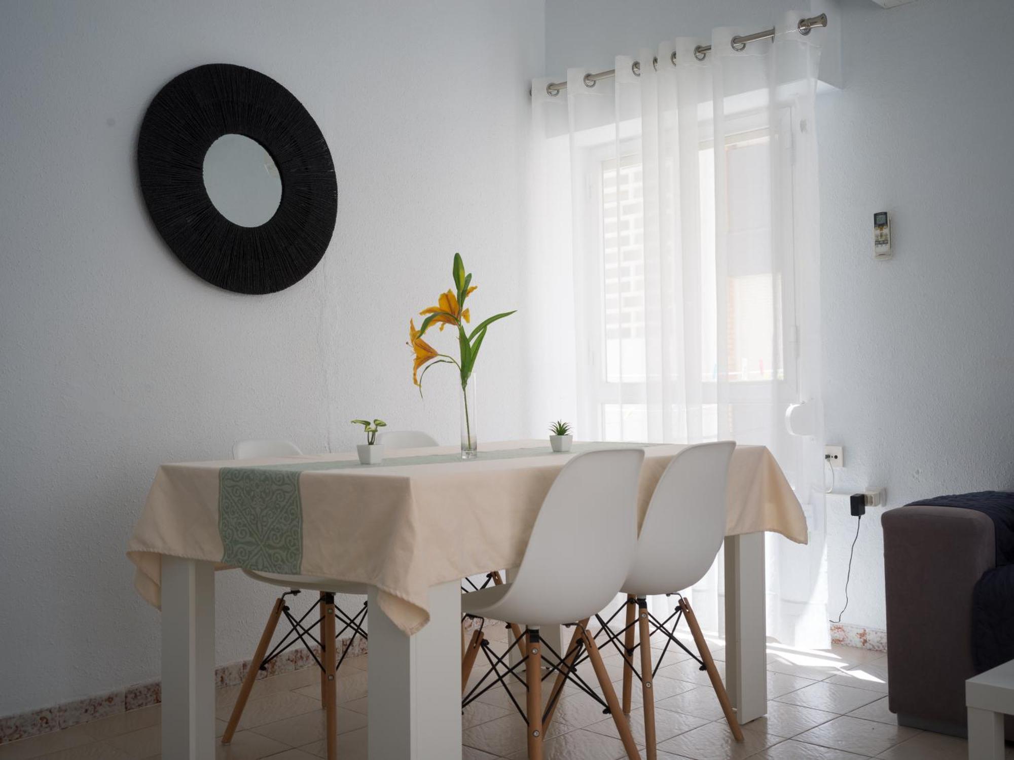 Apartment A 100 Metros Playa San Antonio 1-8 Personas *