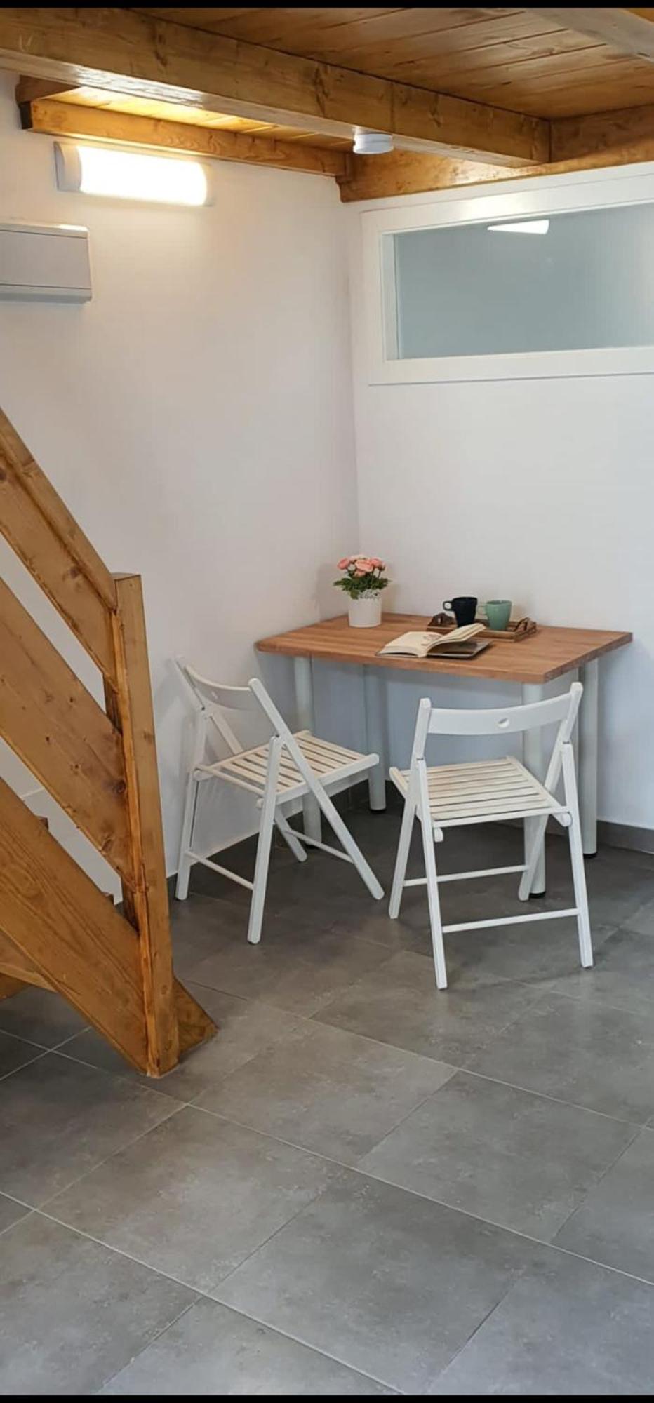 Apartment 4 *