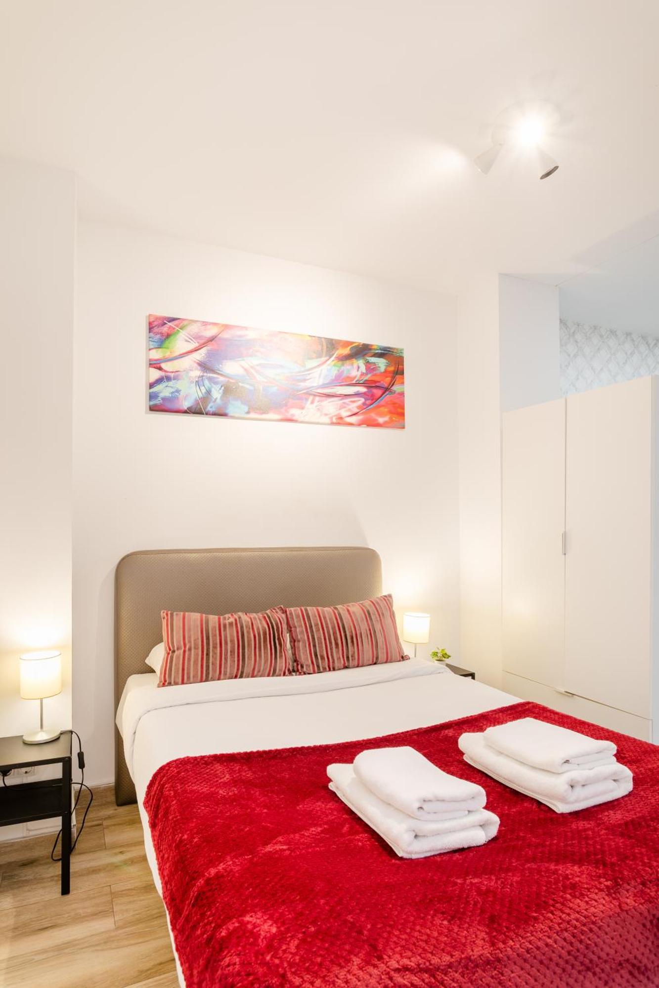 San Leandro, Centro Apartment