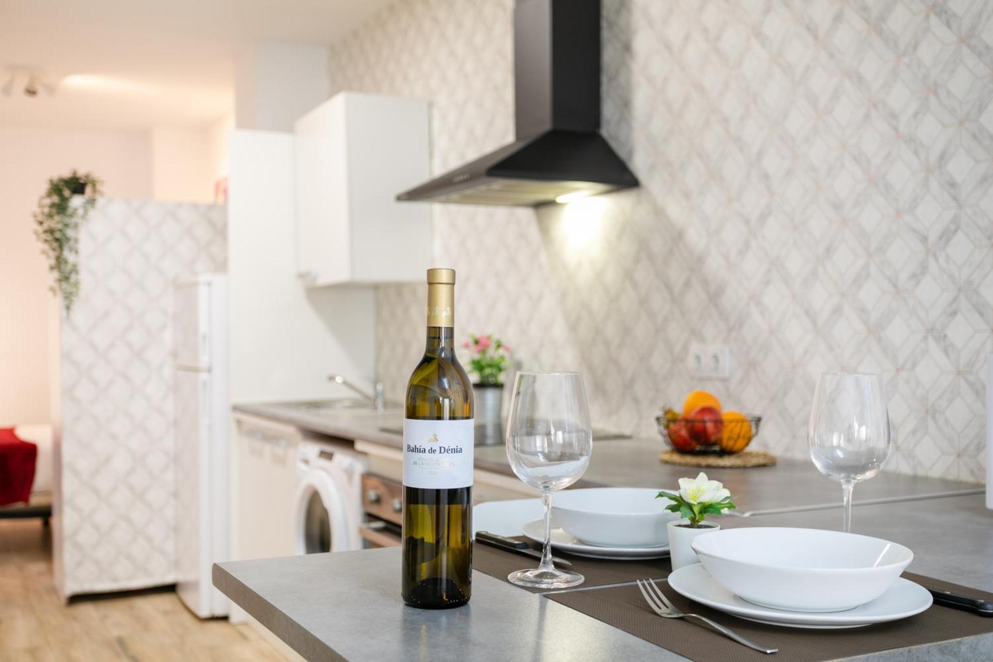 San Leandro, Centro Apartment