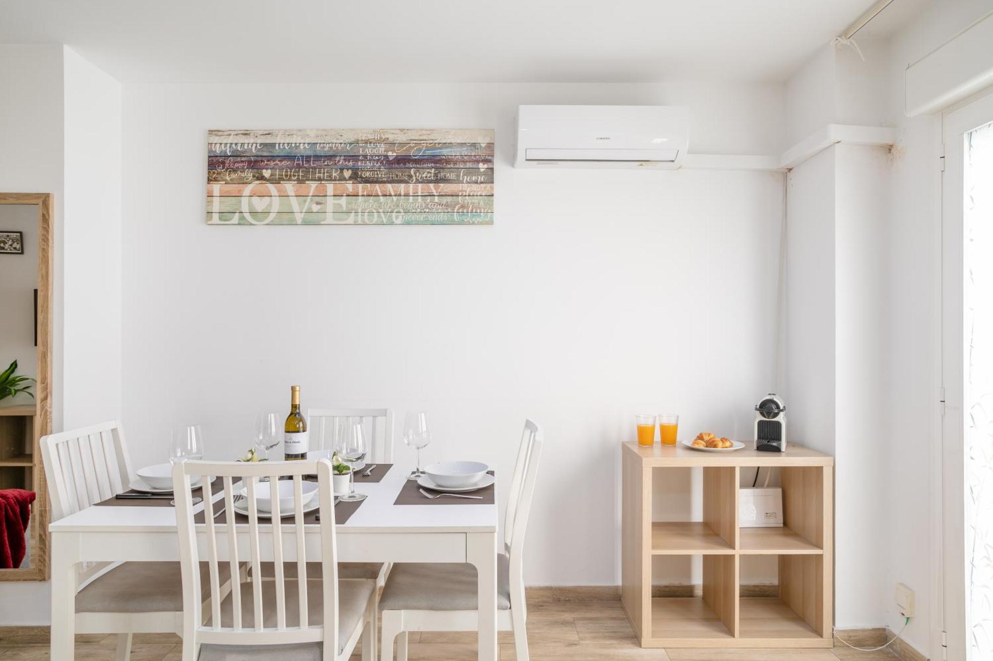 San Leandro, Centro Apartment *