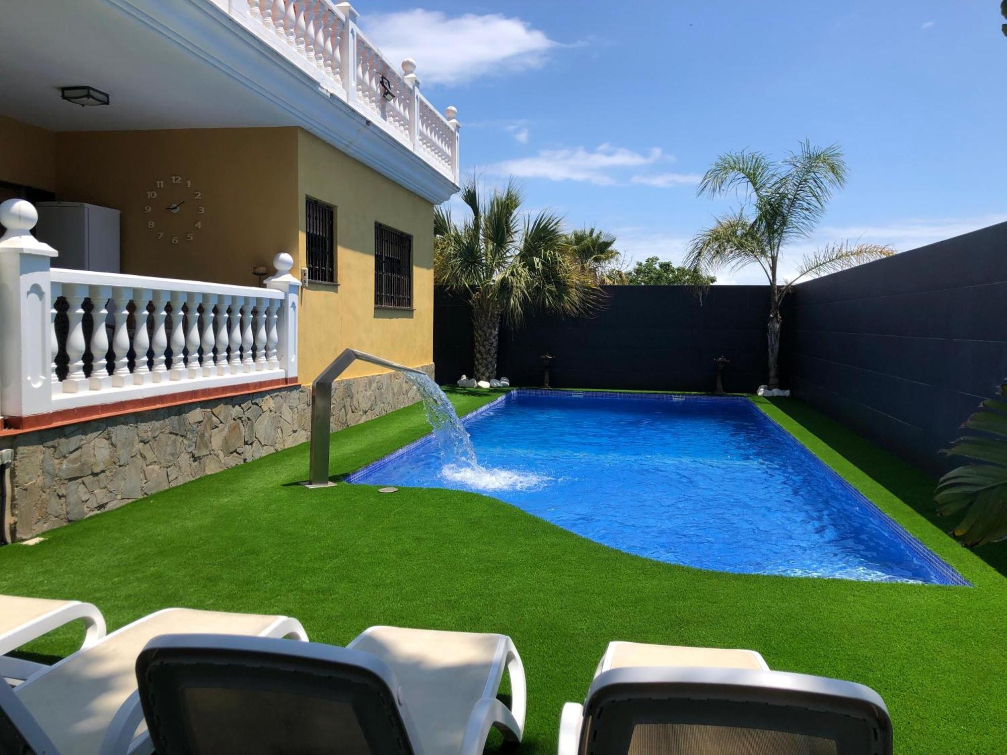 Holiday Villa *