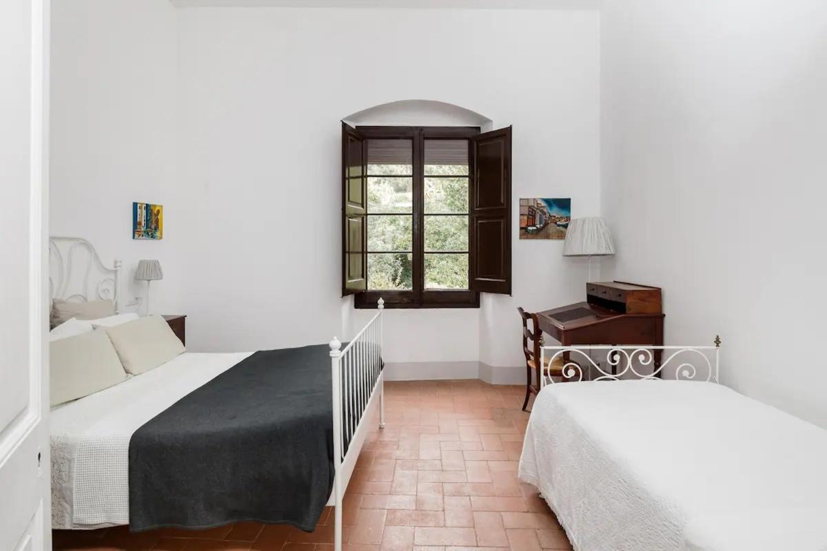 Rovira - Stunning Neoclassical Mansion, Just 20 Min Drive From Barcelona Center, Ideal For Groups And Families Casa rural Alella