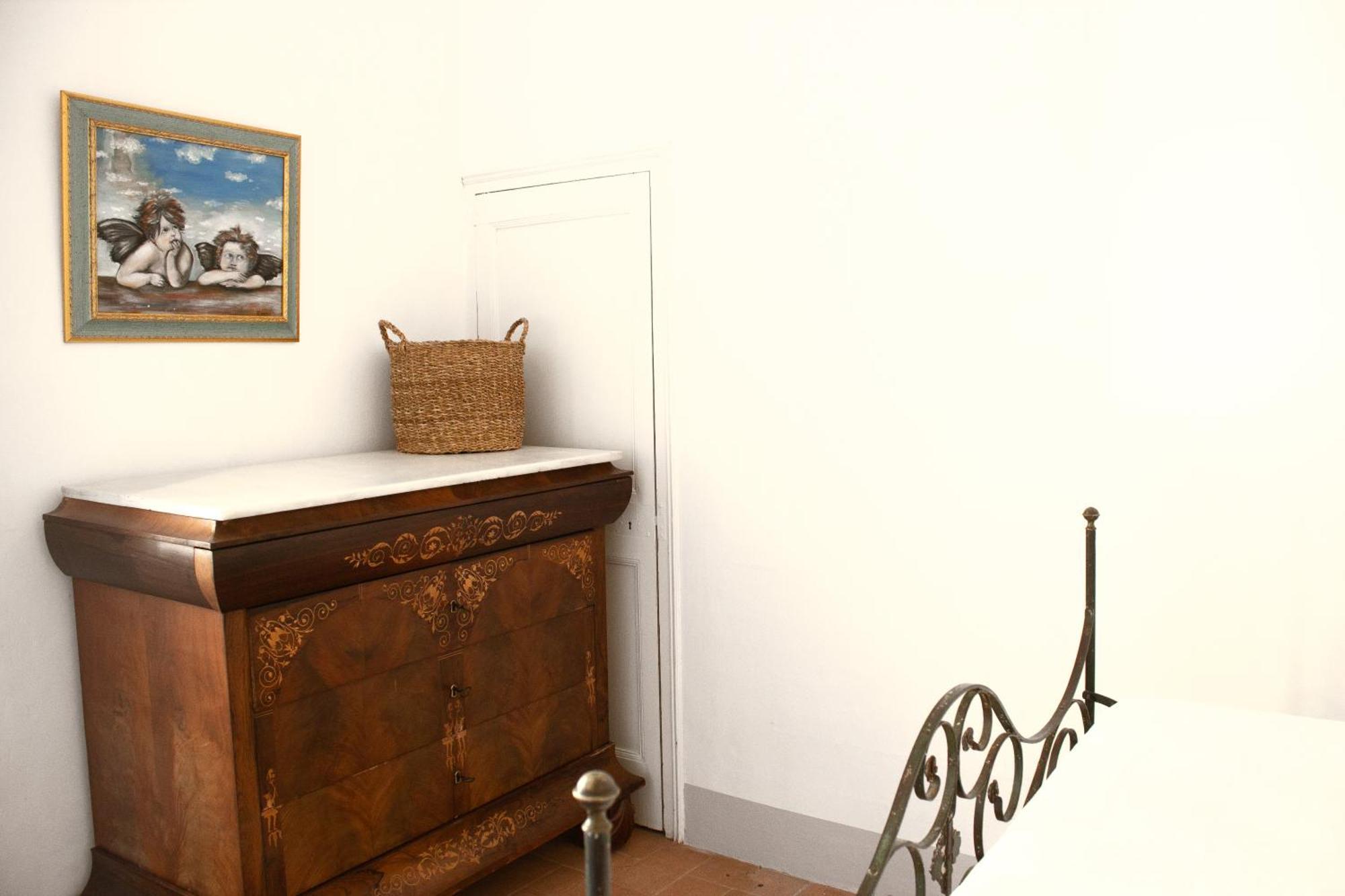 Rovira - Stunning Neoclassical Mansion, Just 20 Min Drive From Barcelona Center, Ideal For Groups And Families * Alella