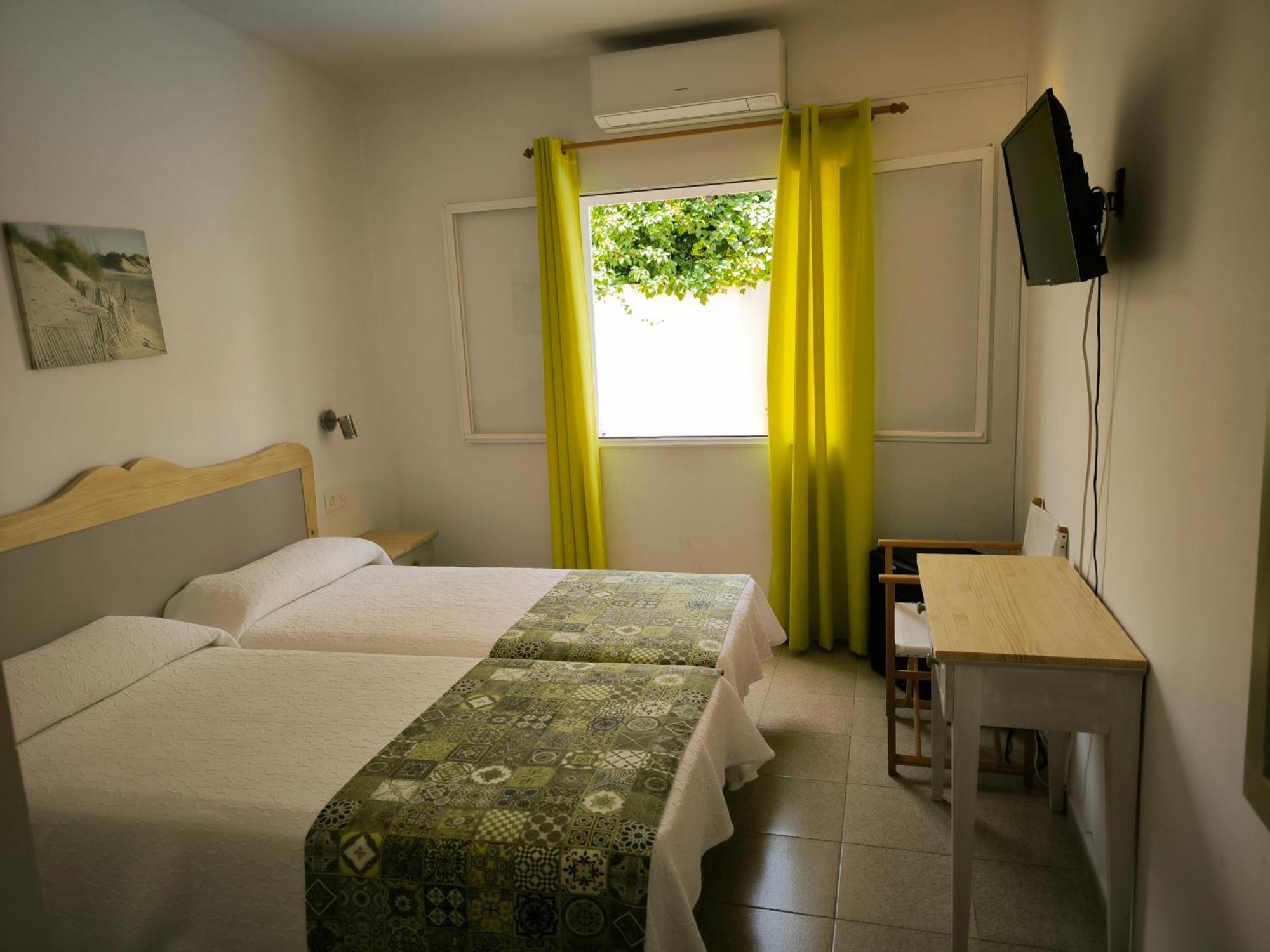Geminis Hotel 2*