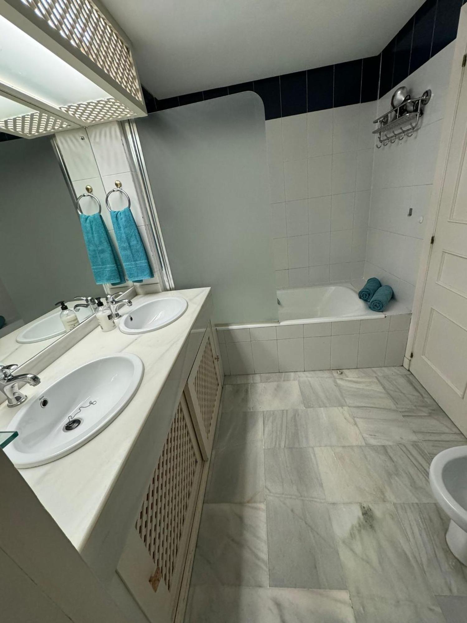Frontline Marina Sea & Beach Views Apartamento