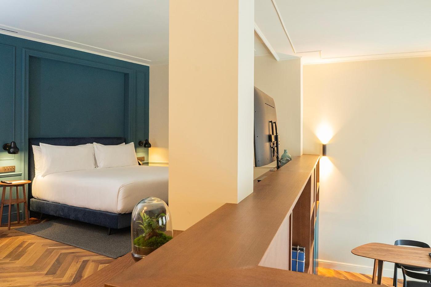 Mercer Plaza Sevilla 5 Gl Seville