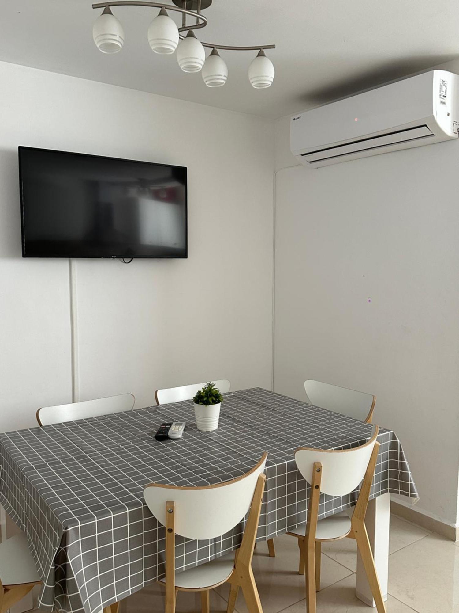 Modern And Bright 5 Bedroom Del Prado *