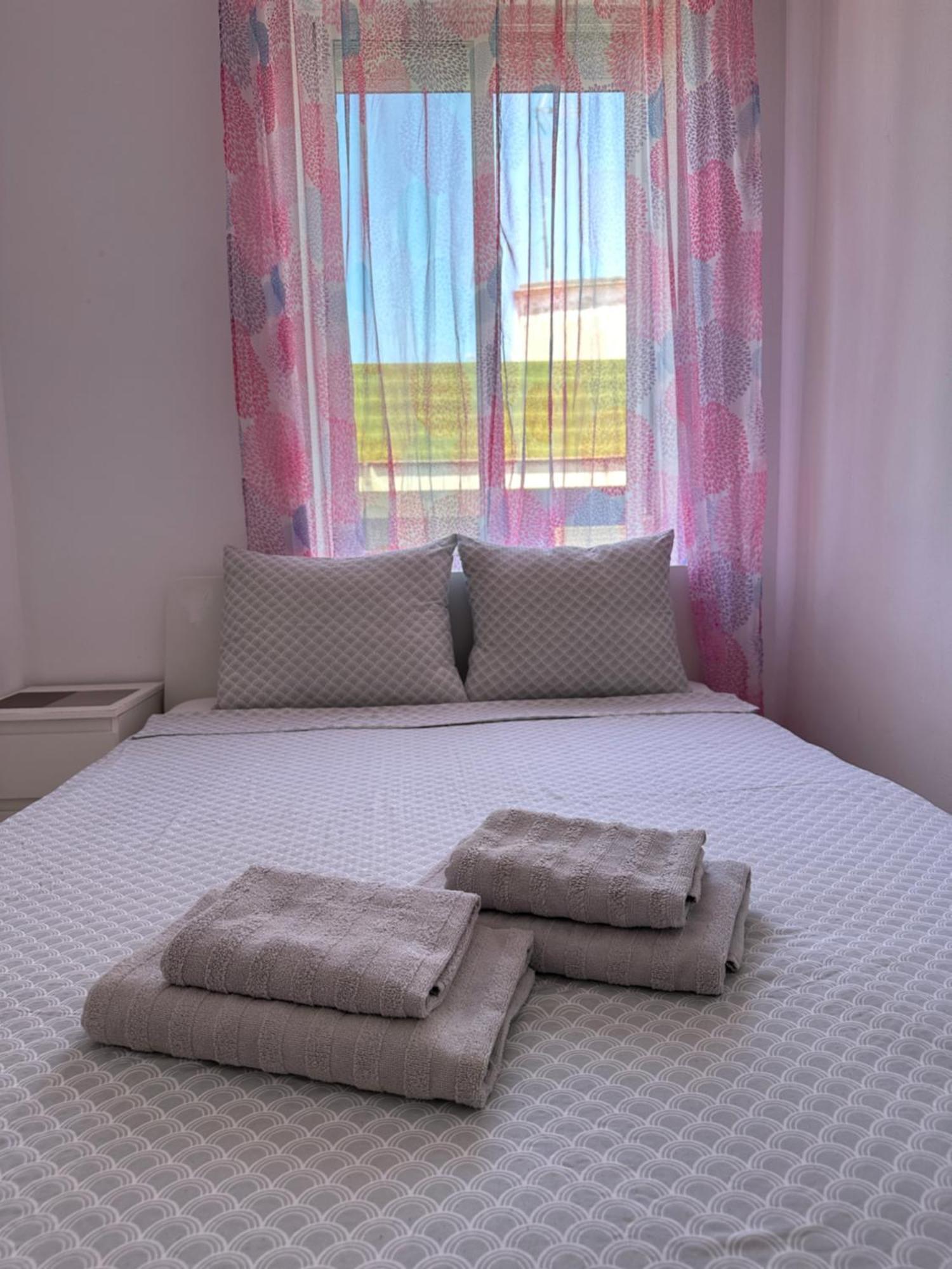 Modern And Bright 5 Bedroom Del Prado Apartamento