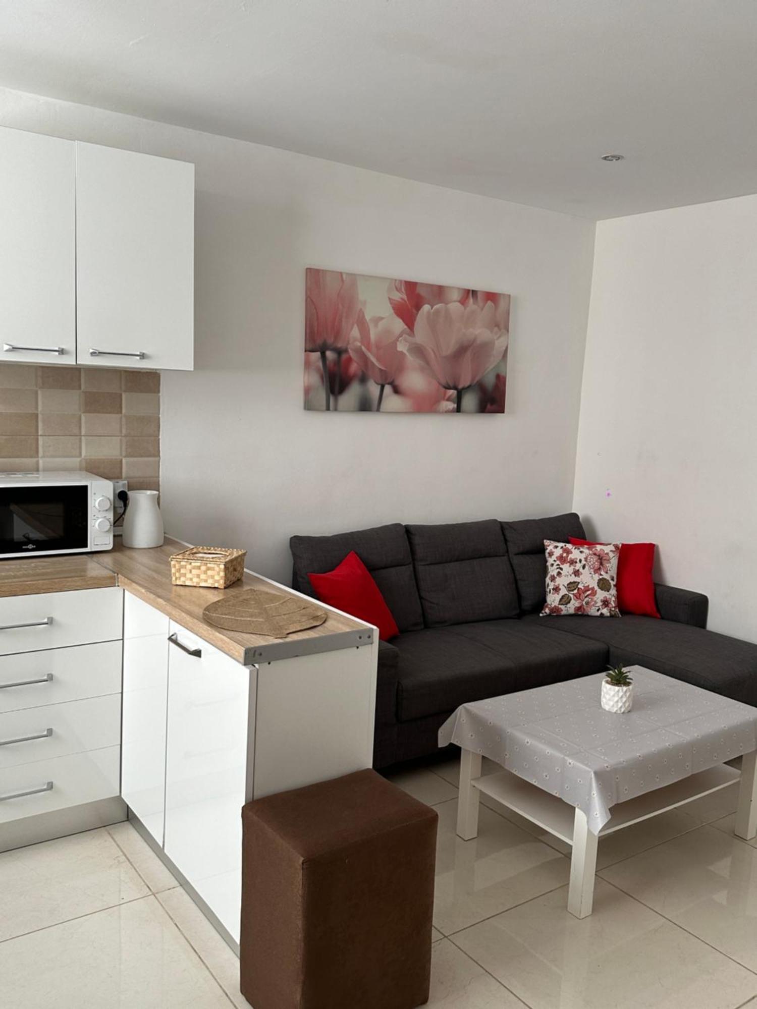 Modern And Bright 5 Bedroom Del Prado *