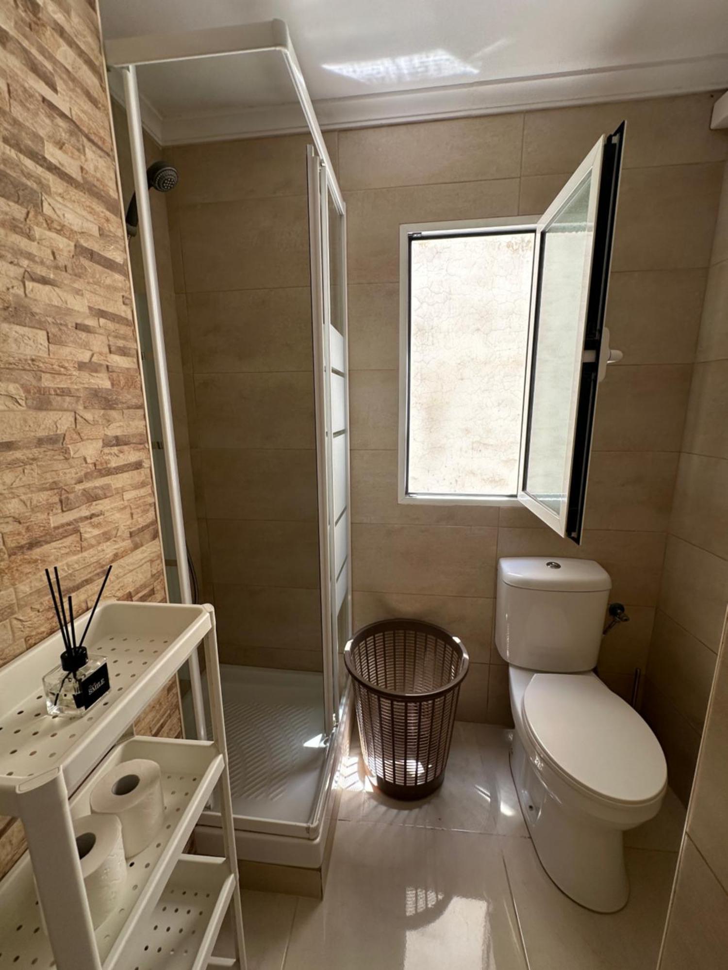 Modern And Bright 5 Bedroom Del Prado