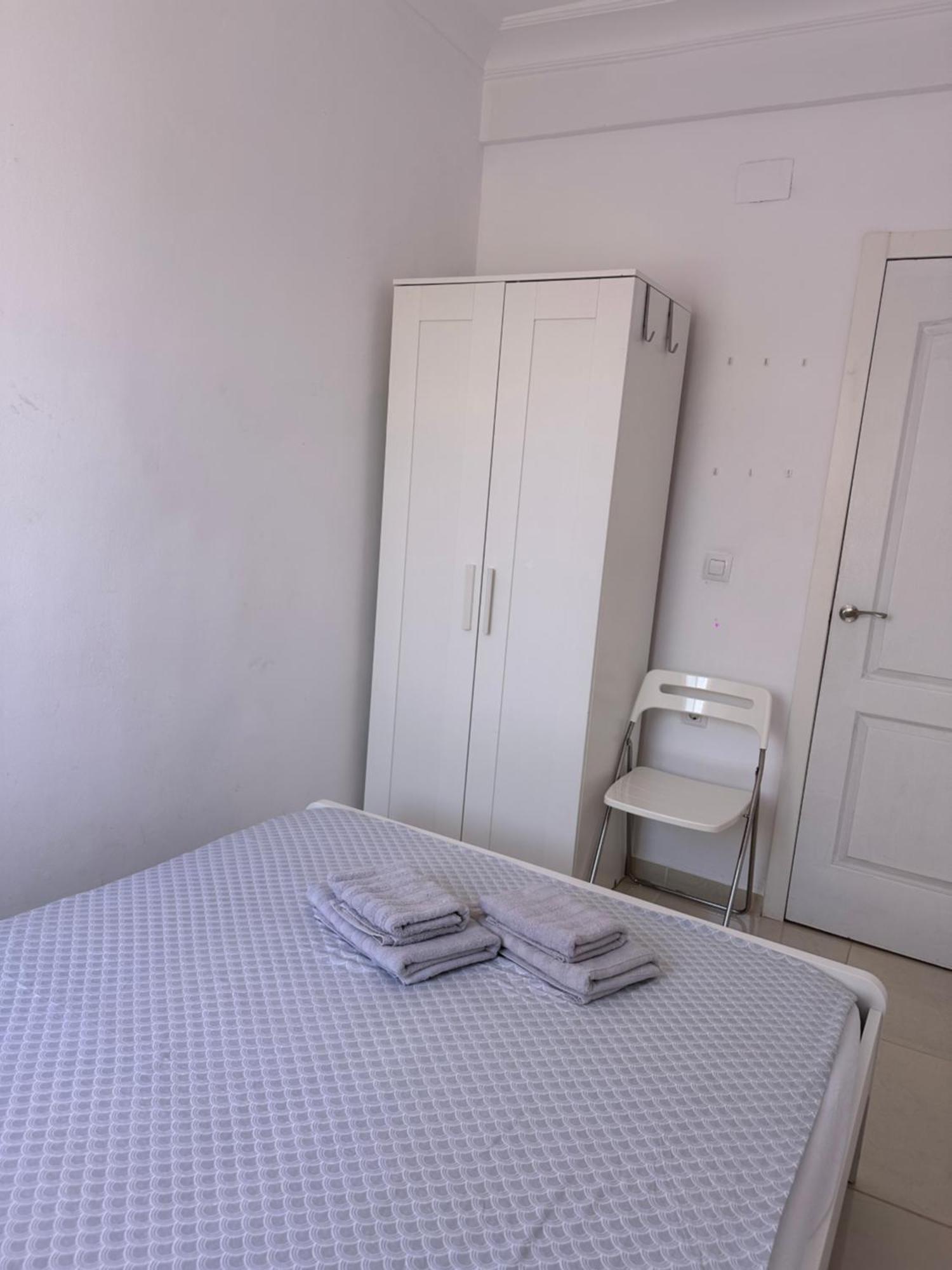 Modern And Bright 5 Bedroom Del Prado