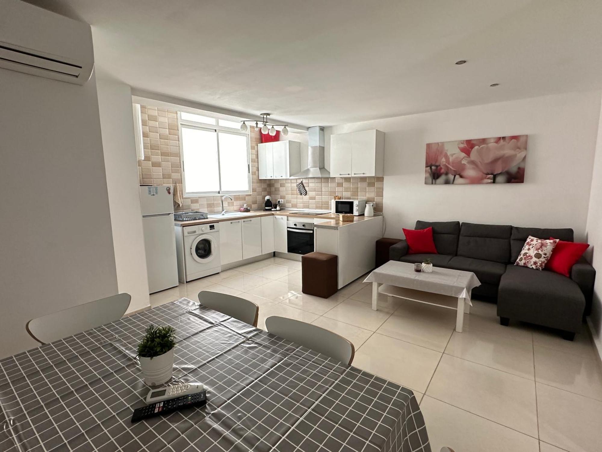 Modern And Bright 5 Bedroom Del Prado *