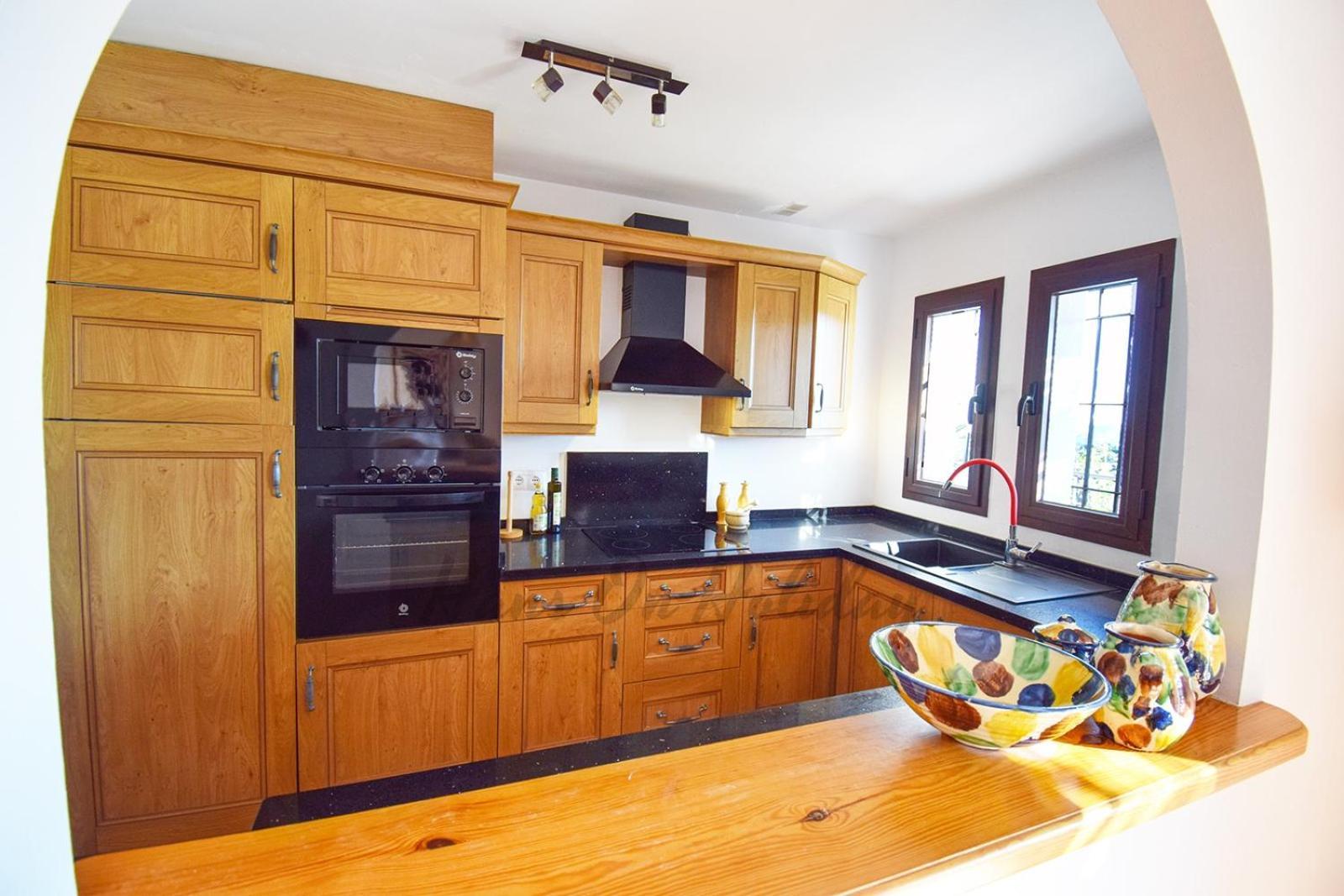 Apartment La Fuente 4, Amazing 3 Bedroom 2 Bthroom Family With Views, Padel Court And 2 Pools Hansonholiday