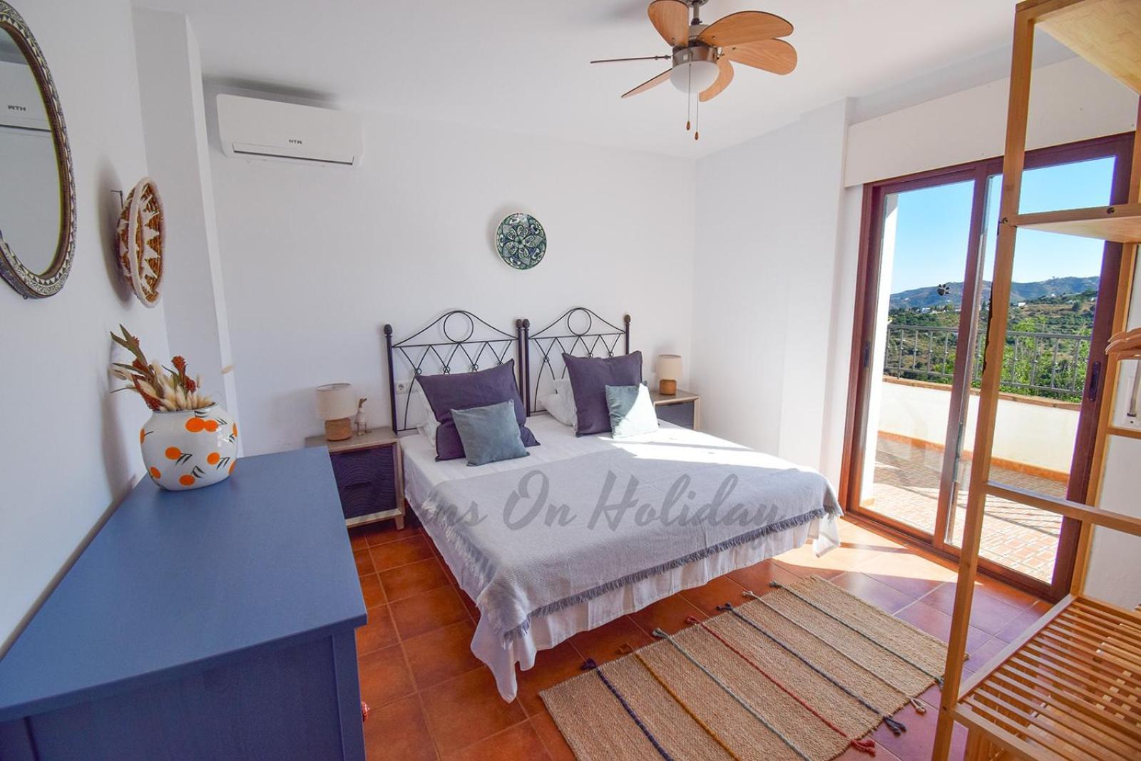 La Fuente 4, Amazing 3 Bedroom 2 Bthroom Family With Views, Padel Court And 2 Pools Hansonholiday * Frigiliana