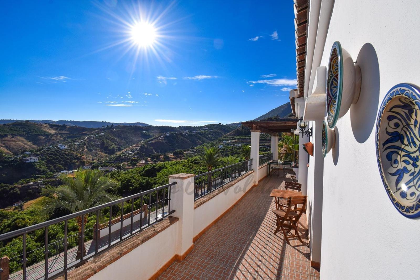 Apartment La Fuente 4, Amazing 3 Bedroom 2 Bthroom Family With Views, Padel Court And 2 Pools Hansonholiday Frigiliana
