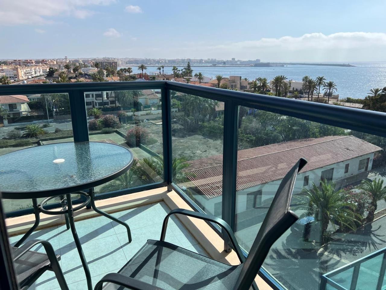 Beautiful Sea View Close To With Pool *