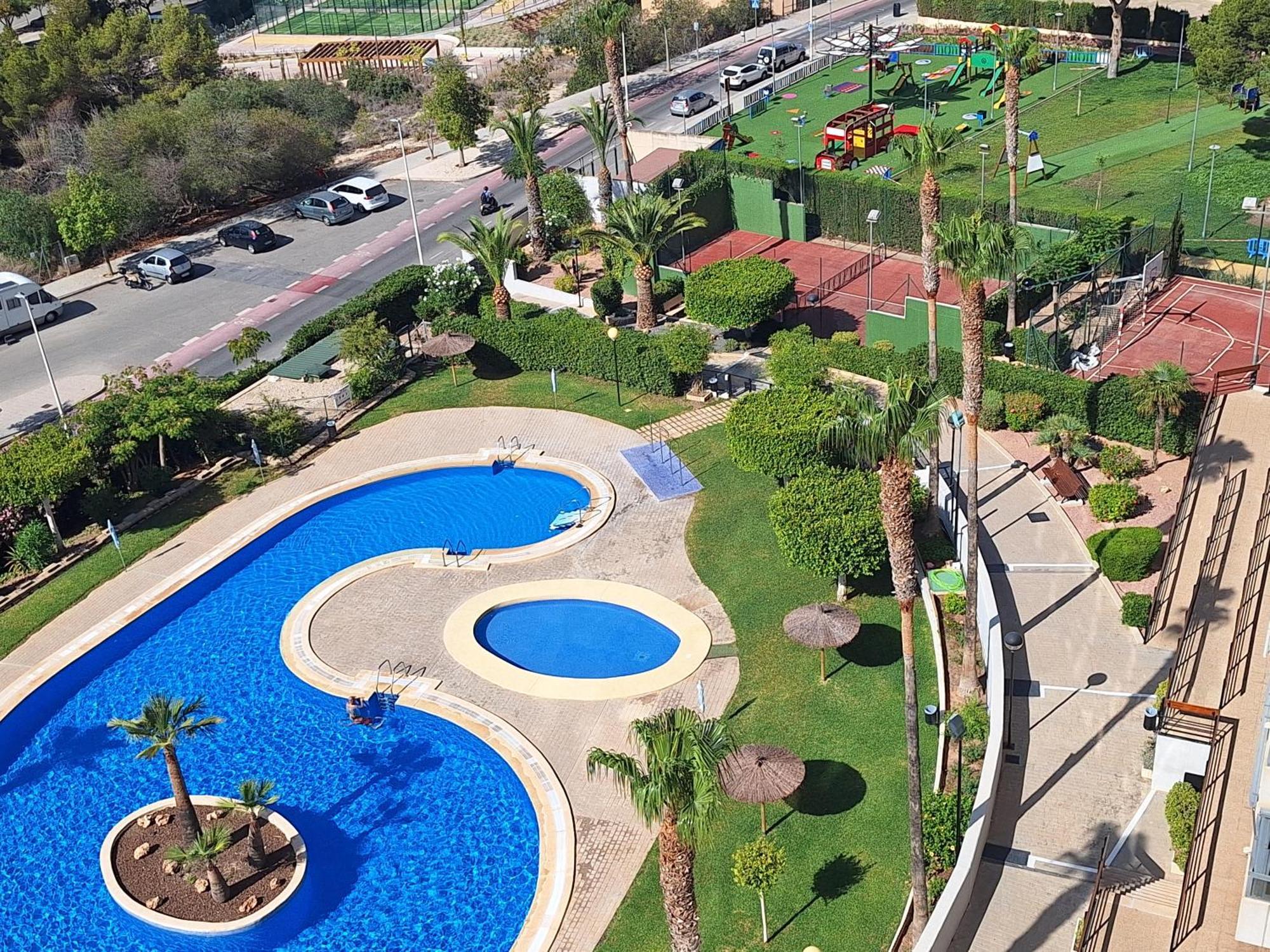 Las Marinas, Apartamento Muy Amplio Cerca De La Playa Apartamento *