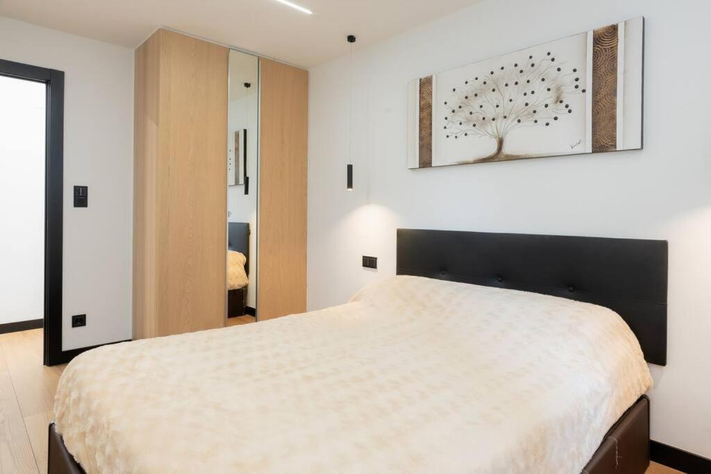 Modern & Cozy Flat With Tennis Court *