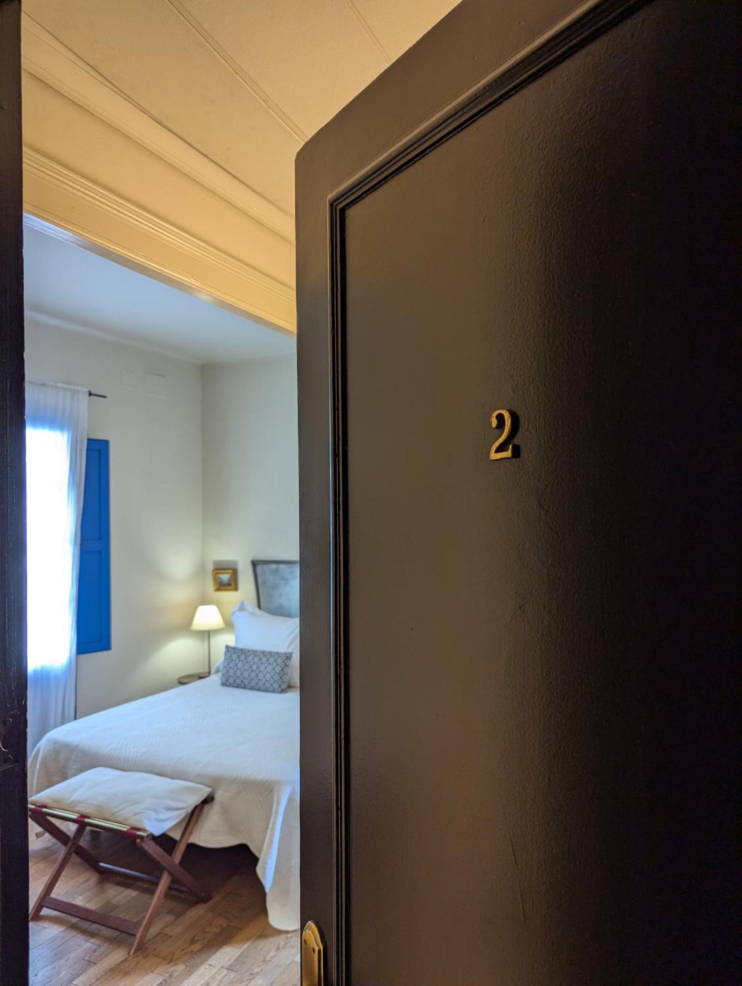 De La Placa - Boutique 3*