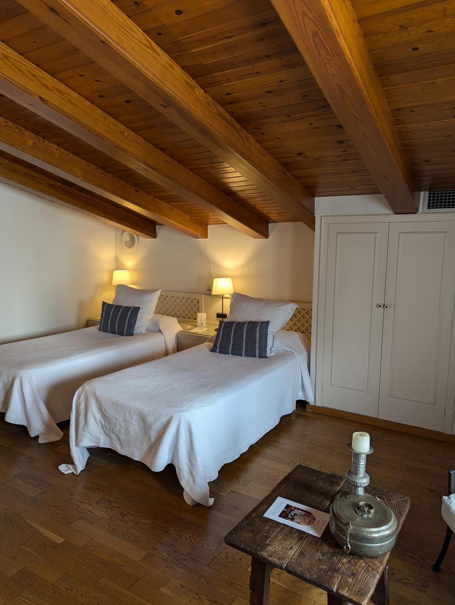 De La Placa - Boutique 3*
