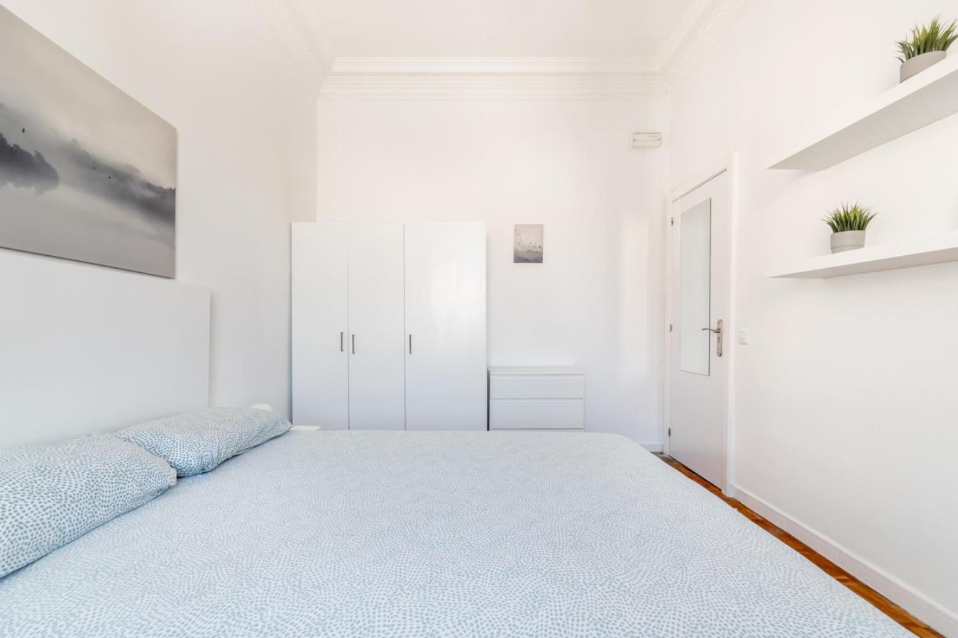 Hostel Balmes Private *