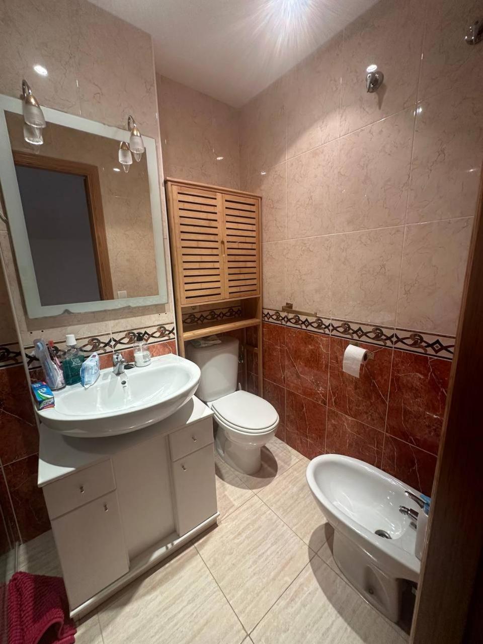 De 3 Dormitorios, Costa Marfil - Magic World Apartment *