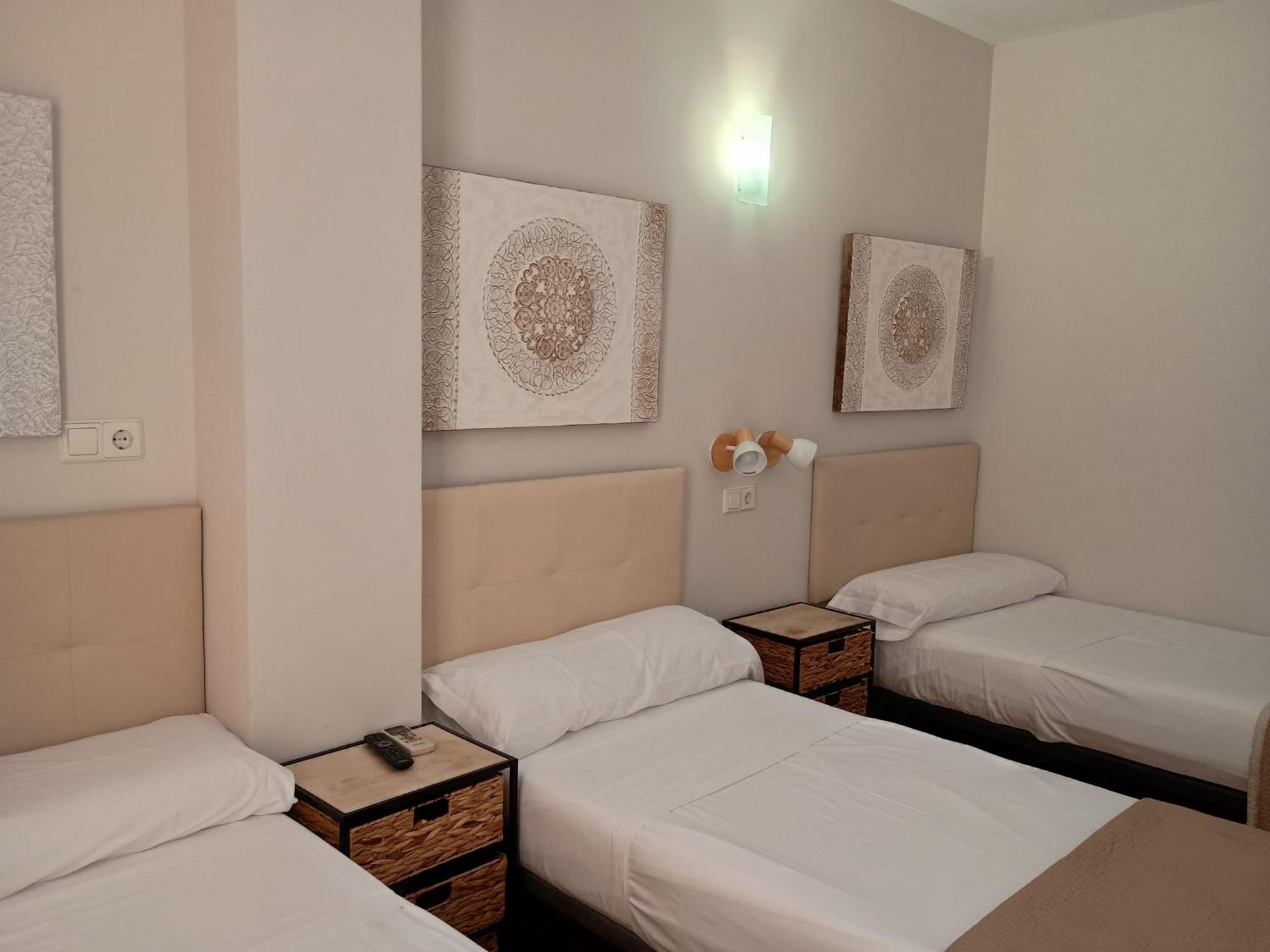Guest house Cuevas 2*