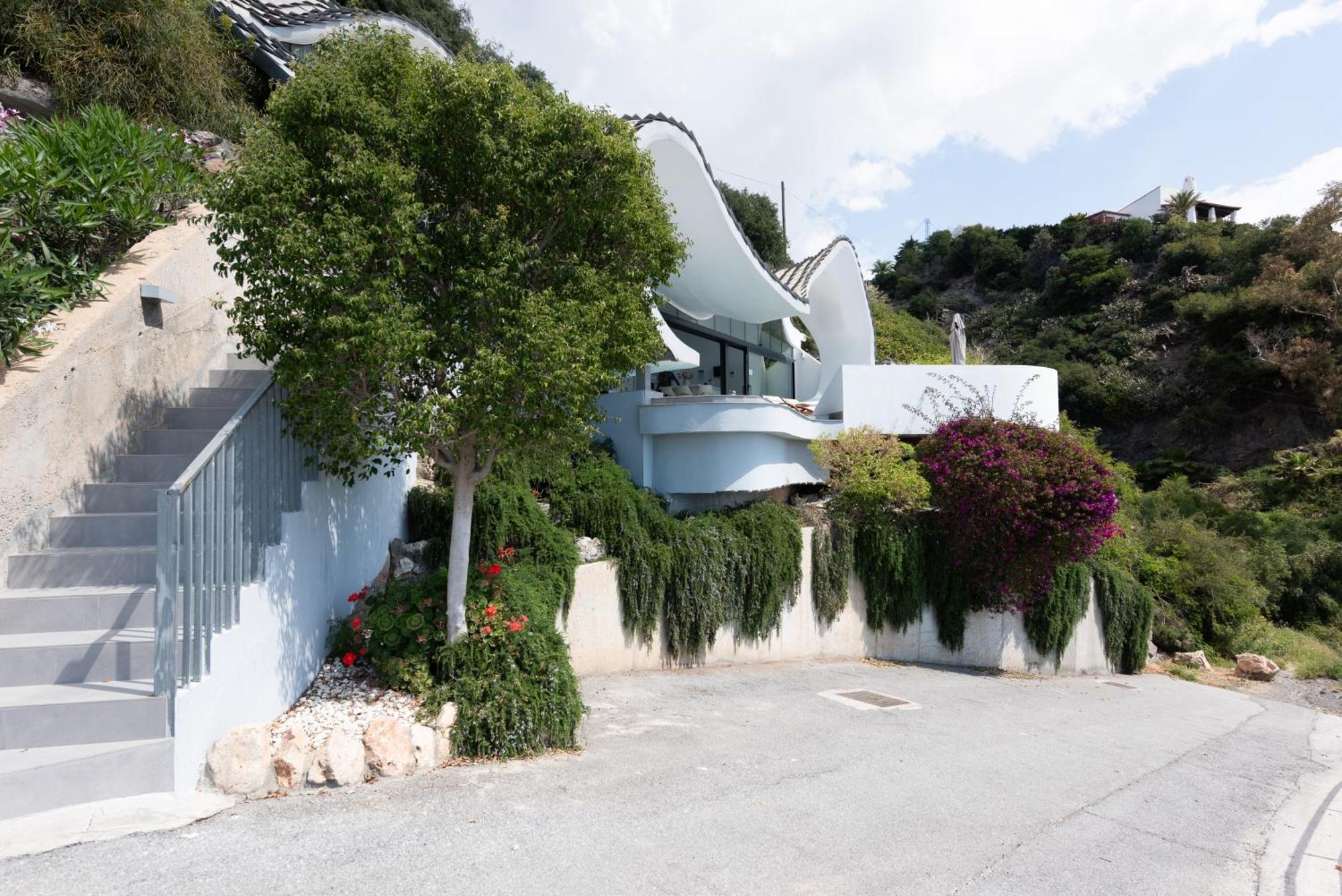 Rentitspain Casa Acantilado Villa