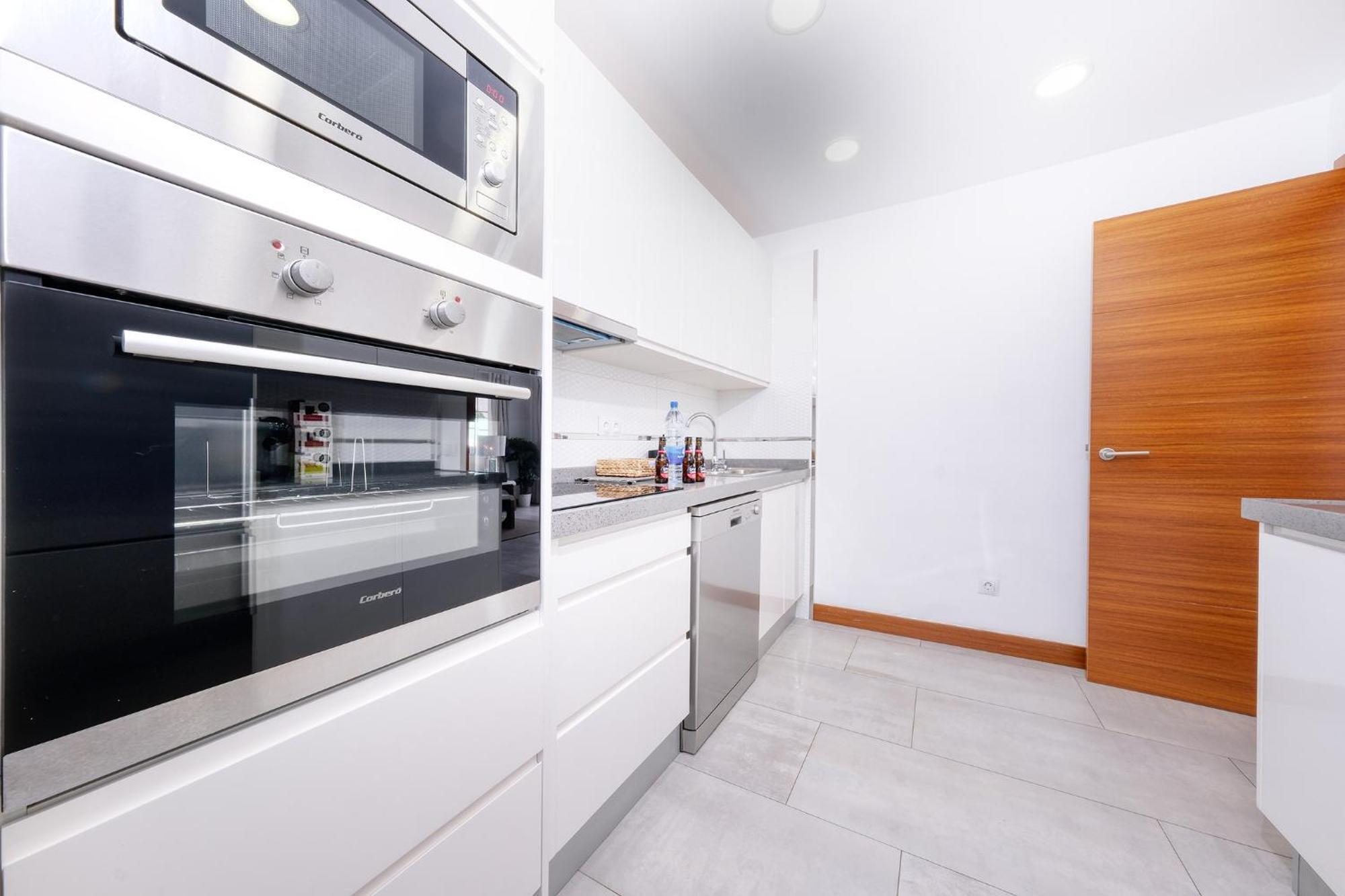 Lanzarote 2-private Pool, Bbq, Air-con *