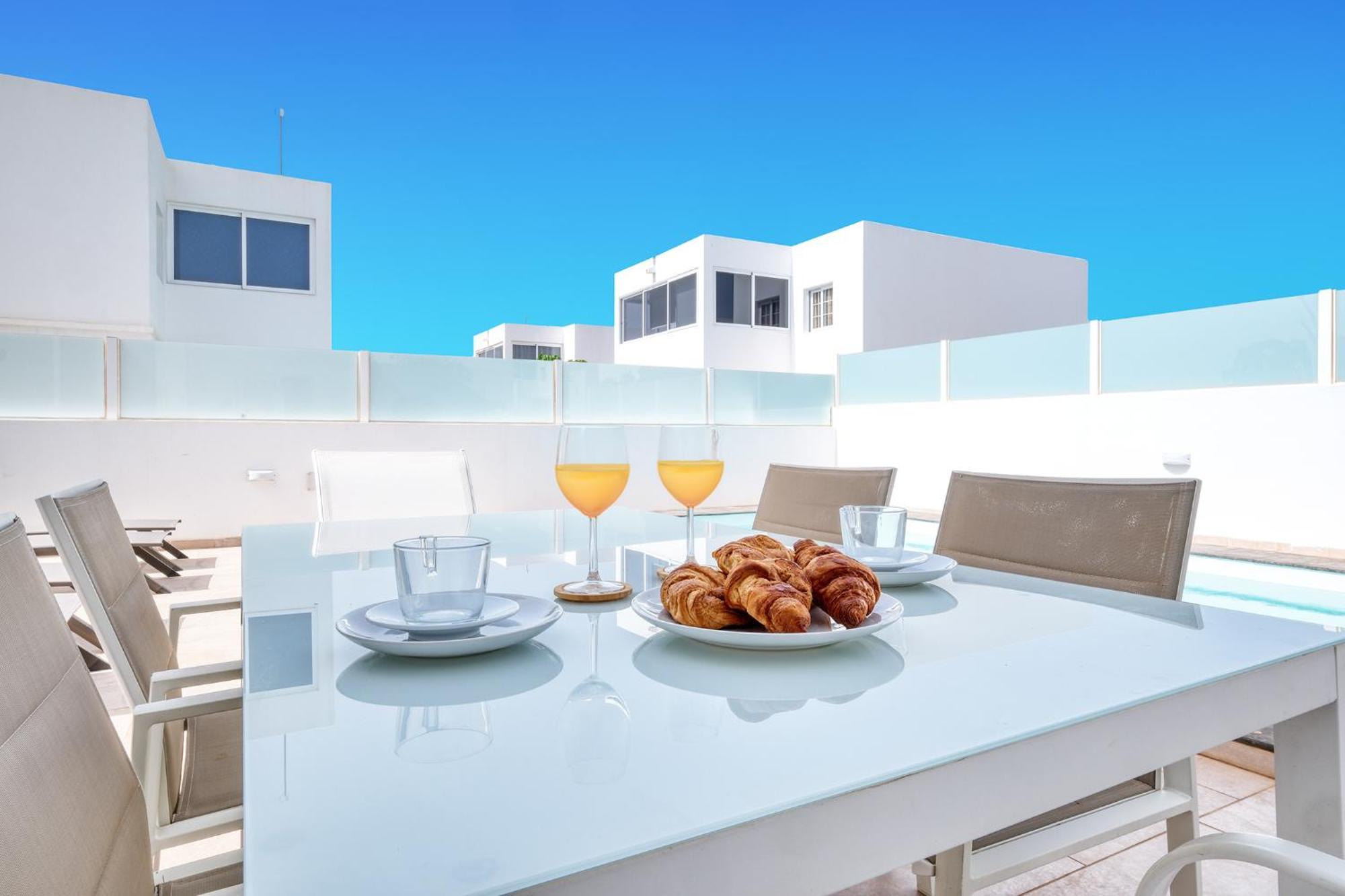 Сasa de vacaciones Lanzarote 2-private Pool, Bbq, Air-con *