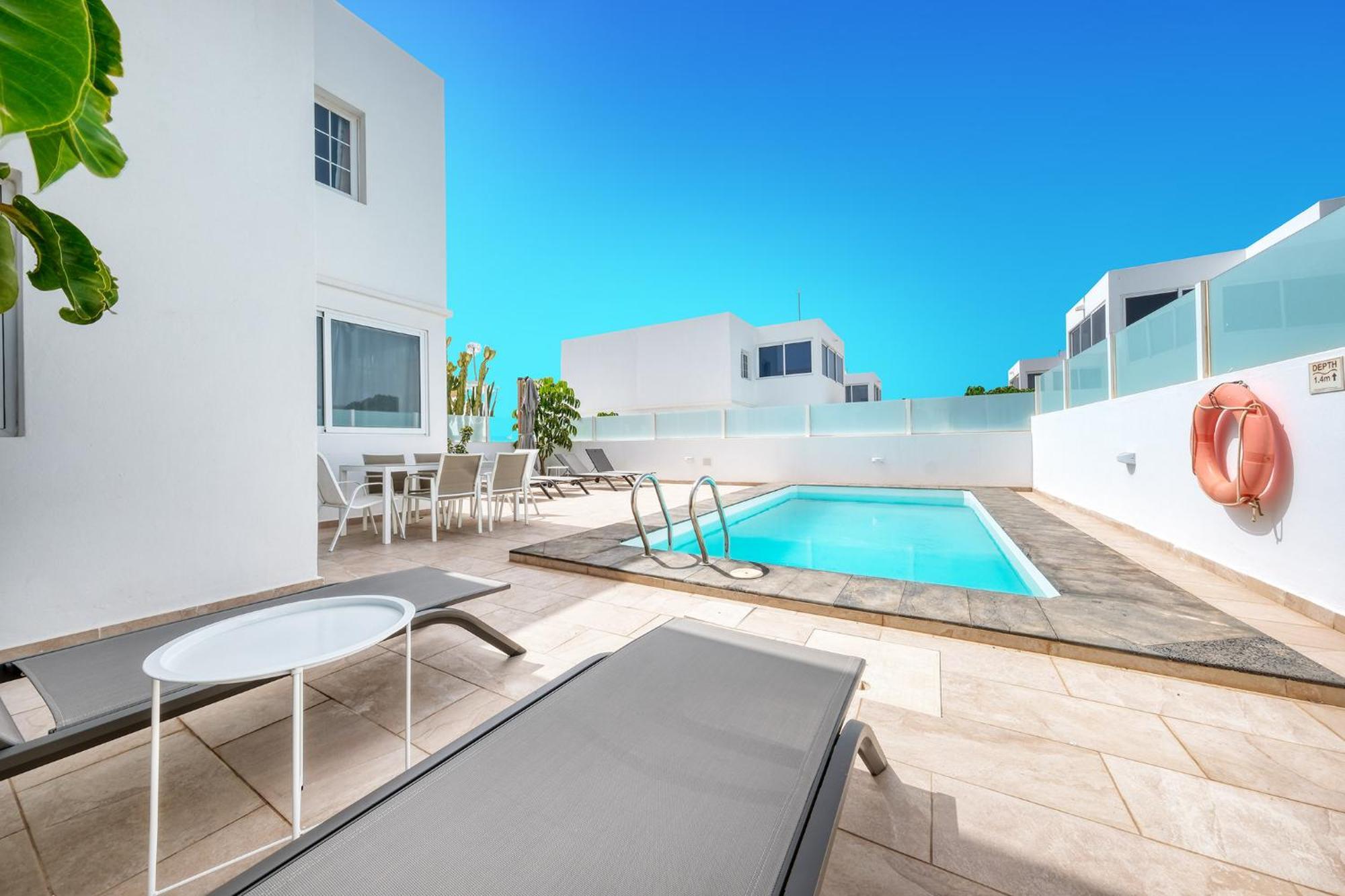 Сasa de vacaciones Lanzarote 2-private Pool, Bbq, Air-con *