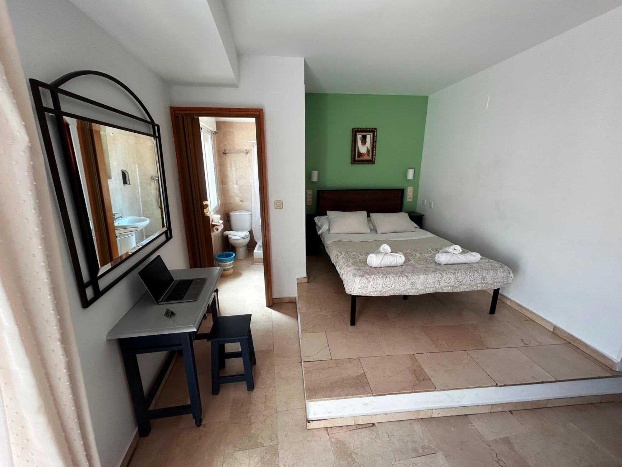 Hostal El Olivo Guest house 3*
