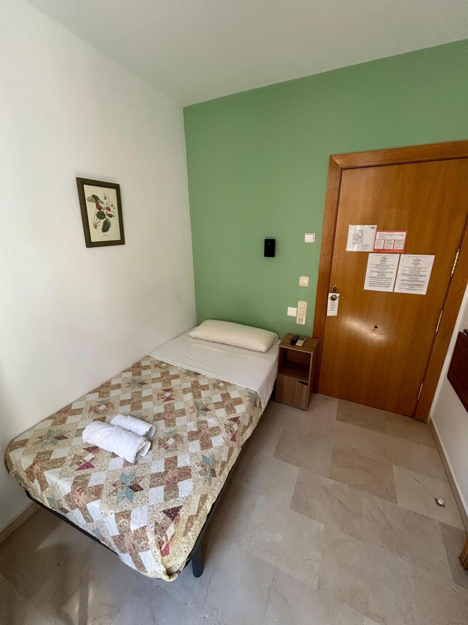 Guest house Hostal El Olivo 3*