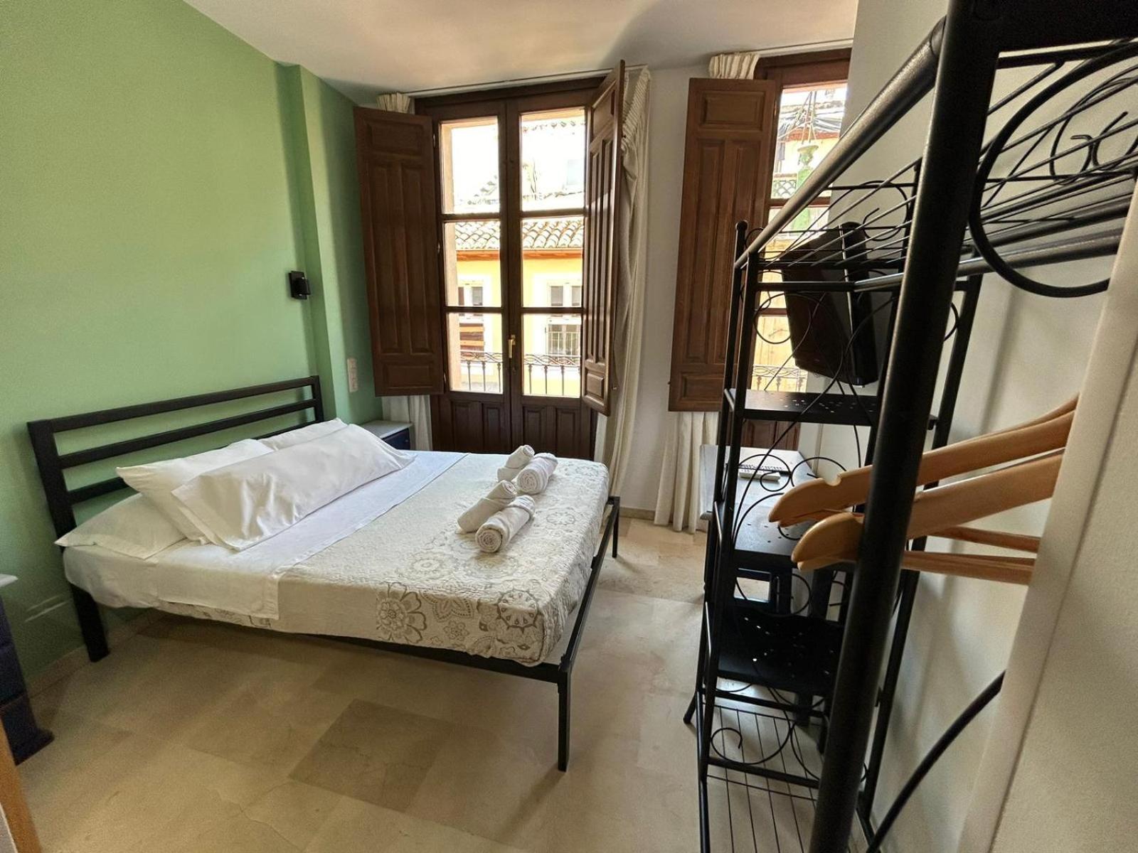 Guest house Hostal El Olivo 3*