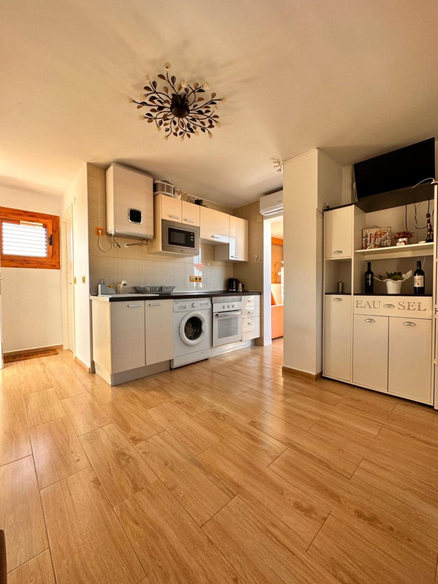 Apartamento With Sea View, 4 Persons, Swimming Pool And Bbq