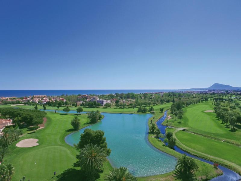 Atico Duplex Baladrar: Spacious Terrace Retreat Near Denia & Golf
