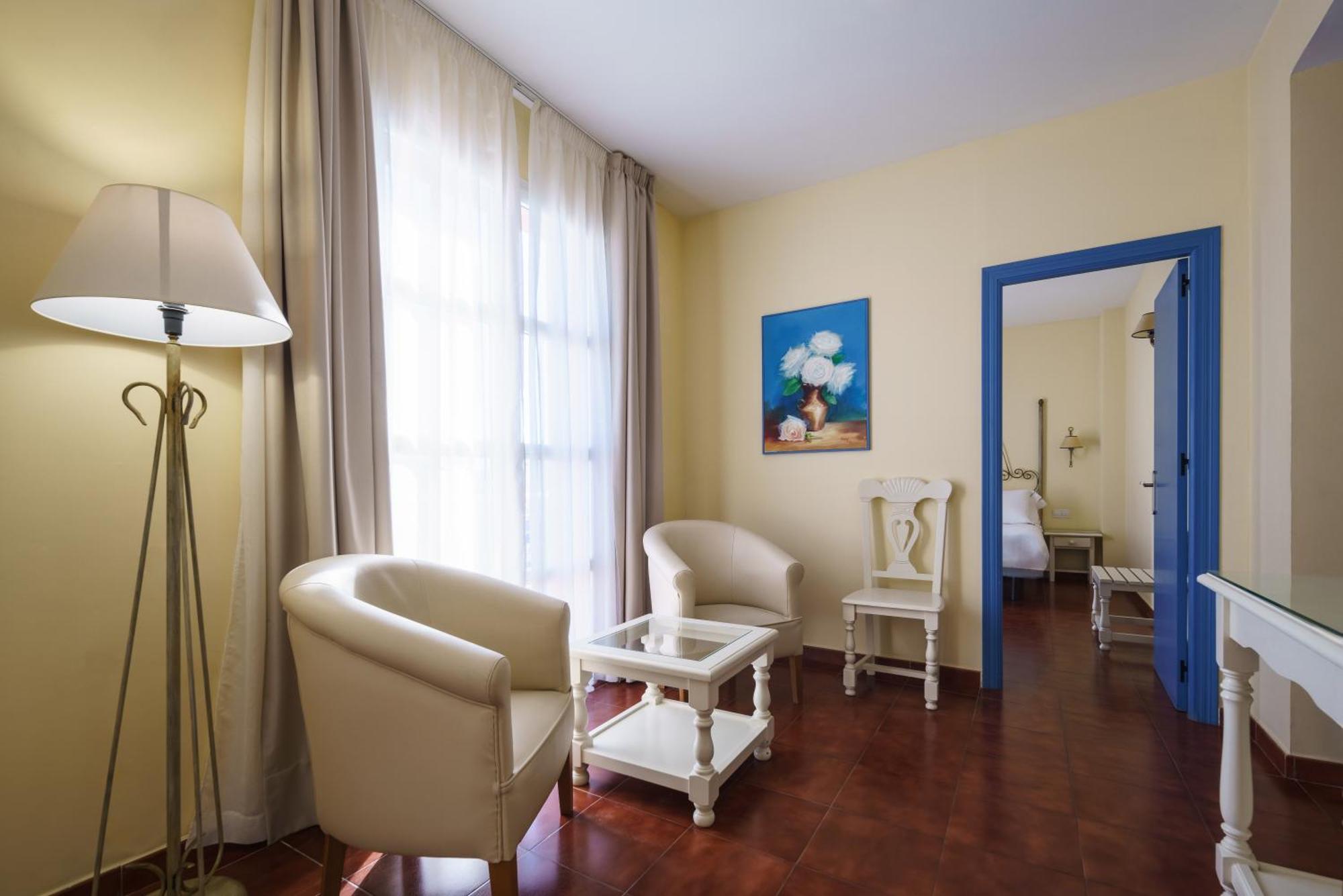 Hotel Alborán Chiclana 3*