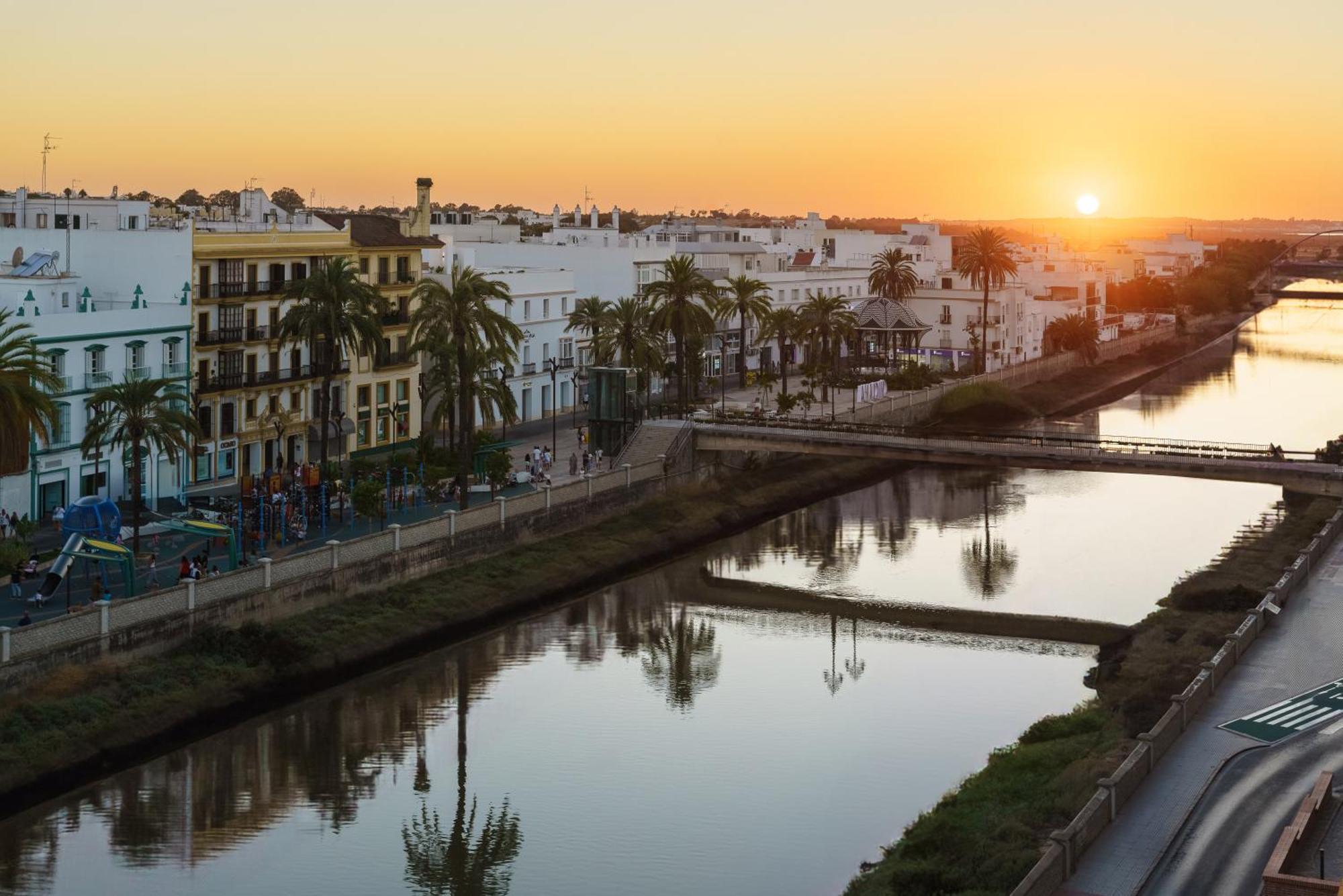 Hotel Alborán Chiclana 3*