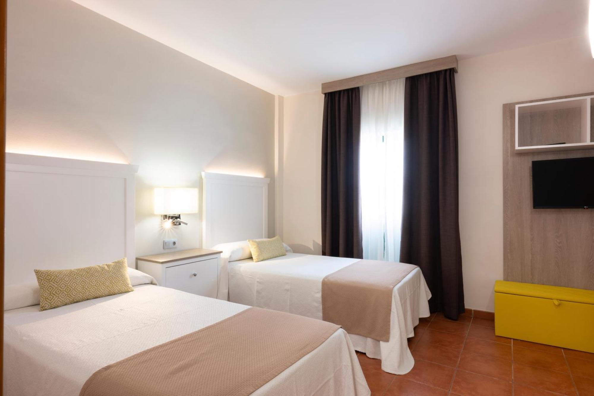 Hotel Gf Isabel 4*