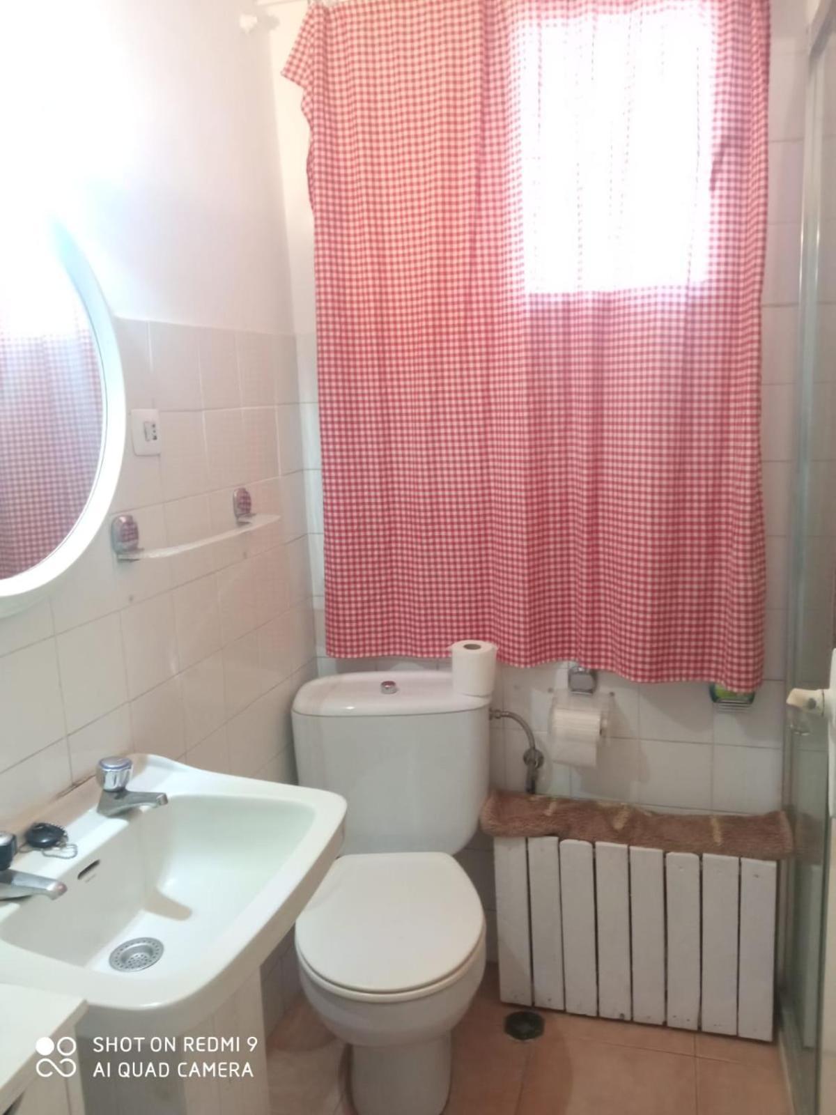 Primera Línea De Playa, 3 Habitaciones, Terraza Sobre El Mar, 4º Sin Ascensor Motril