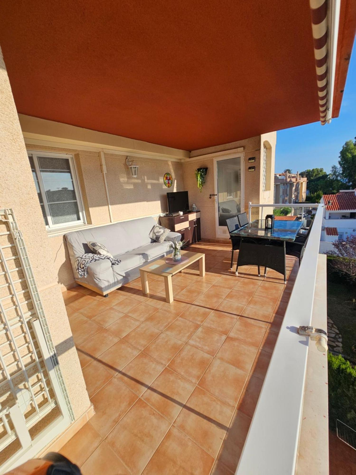 Acogedor Con Terraza Y Vistas Al Jardin Apartamento Dénia