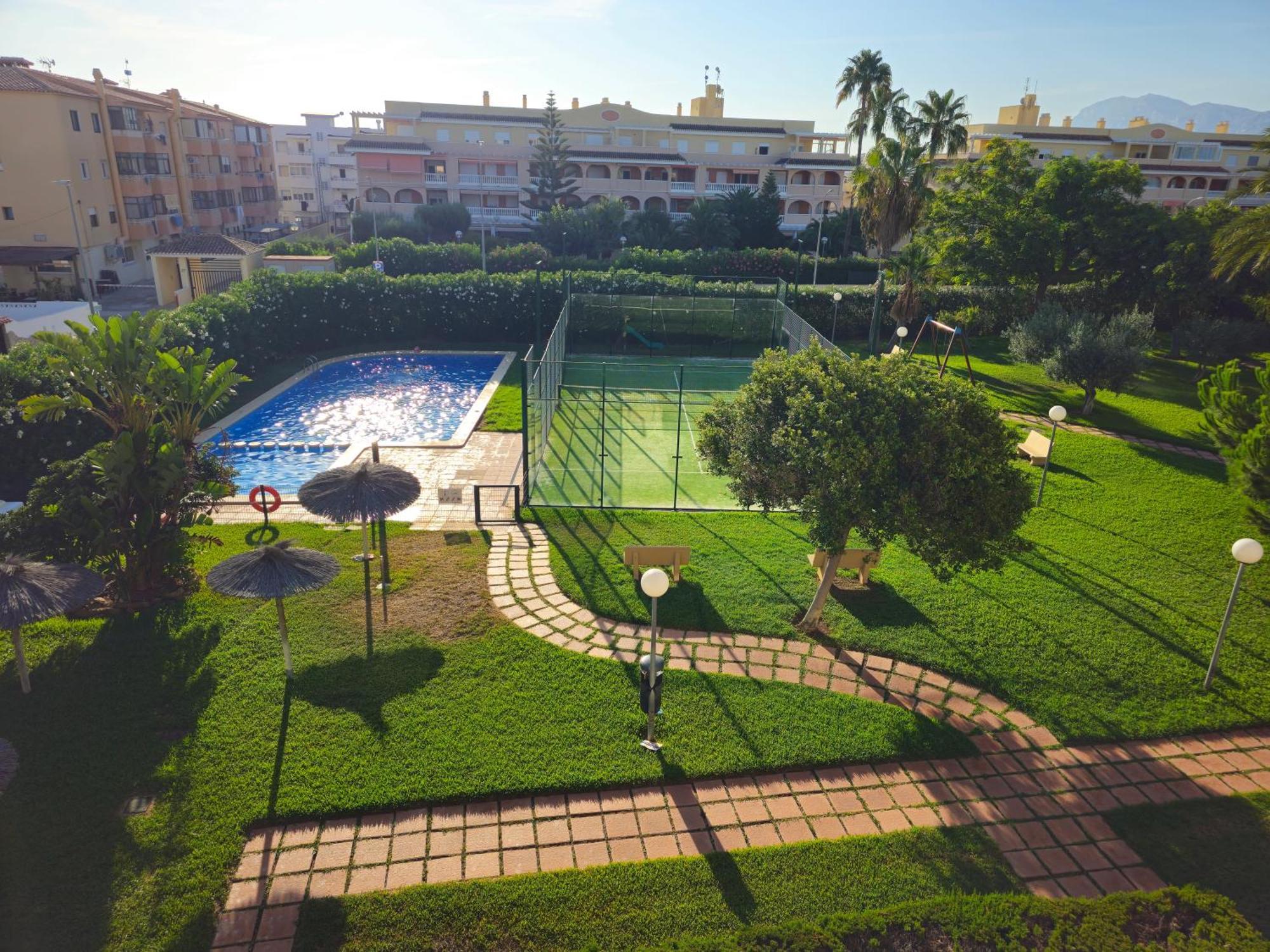 Acogedor Con Terraza Y Vistas Al Jardin *