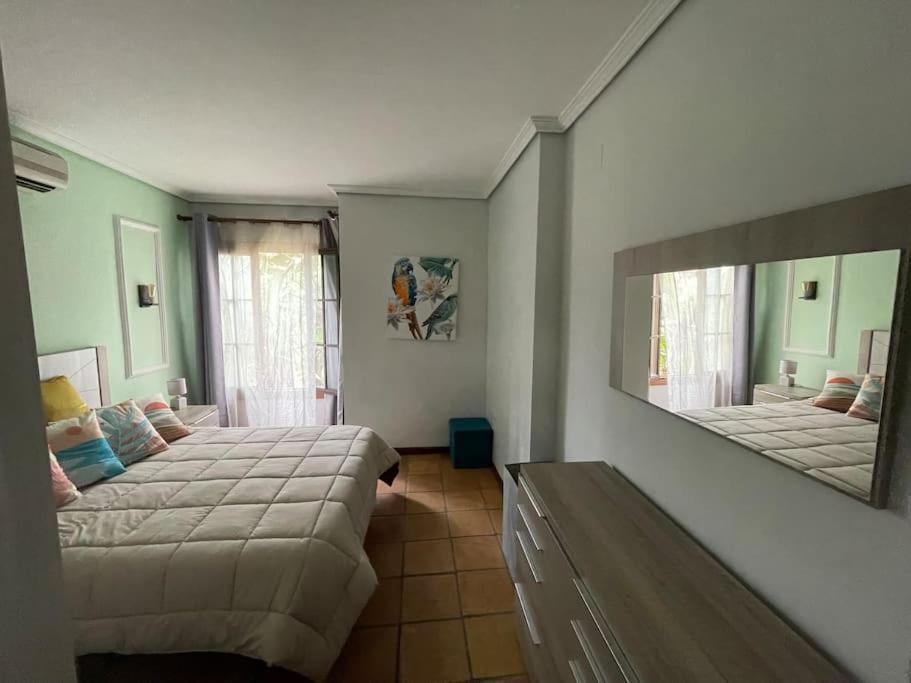 Magnifico 2 Plantas 110 M,con 3 Piscinas Holiday home