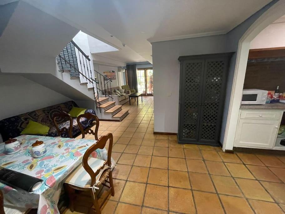 Magnifico 2 Plantas 110 M,con 3 Piscinas Holiday home *