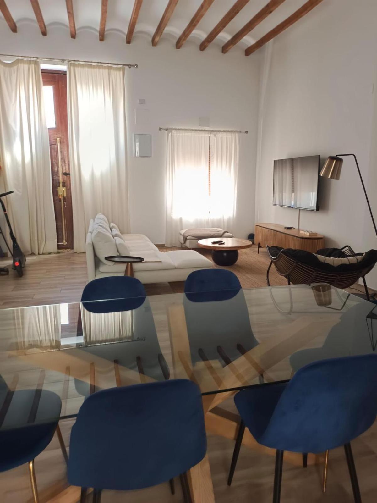 Maison Traditionnelle- 190 M Carre- Jusqu A 8 Pers- Place Ideale Centre Apartment
