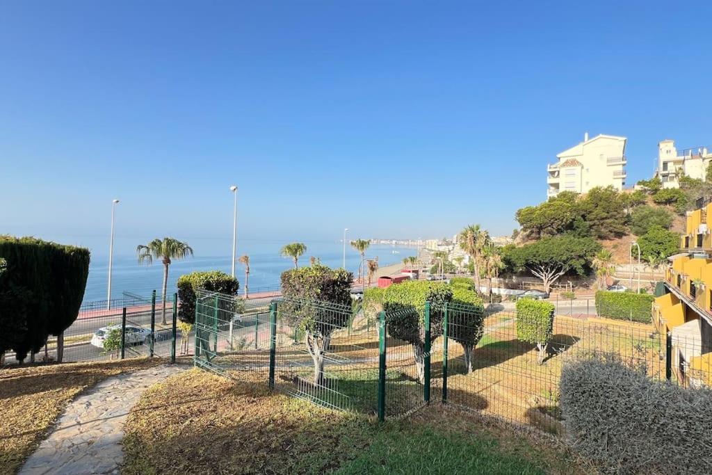 Hermoso De 2 Dormitorios, Gran Terraza, Vistas Al Mar Y Cerca De La Playa 